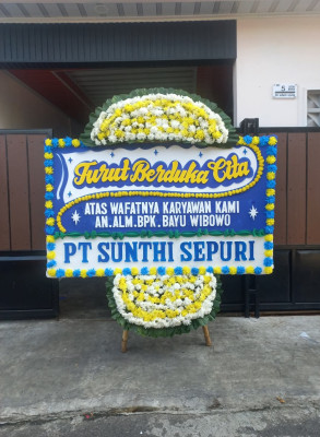 Papan Bunga Duka di Candi Jaya