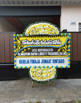 Papan Bunga Duka di Candi Jaya